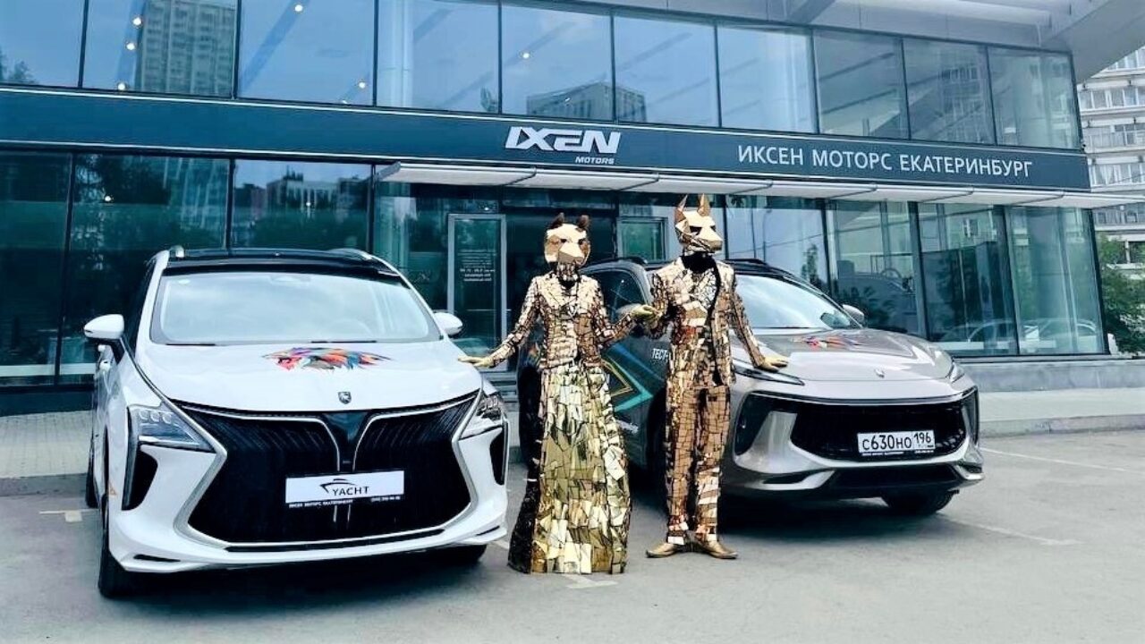 Первый дилерский центр IXEN MOTORS в России: какие автомобили здесь можно  купить - Китайские автомобили